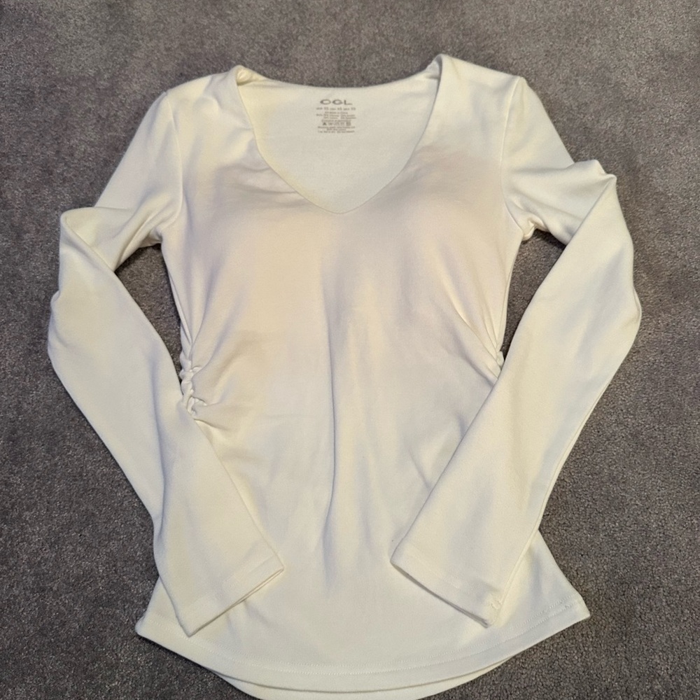 OGL Women's Elegant white V-Neck Long Sleeve Top NWOT